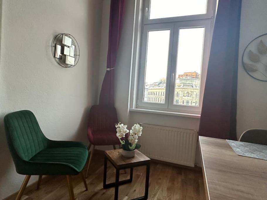 Klimatisierter Wiener Altbauflair Im Zentrum Wiens Екстер'єр фото