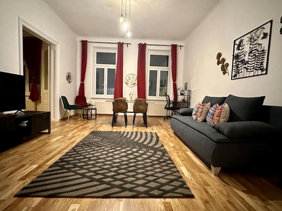 Klimatisierter Wiener Altbauflair Im Zentrum Wiens Екстер'єр фото