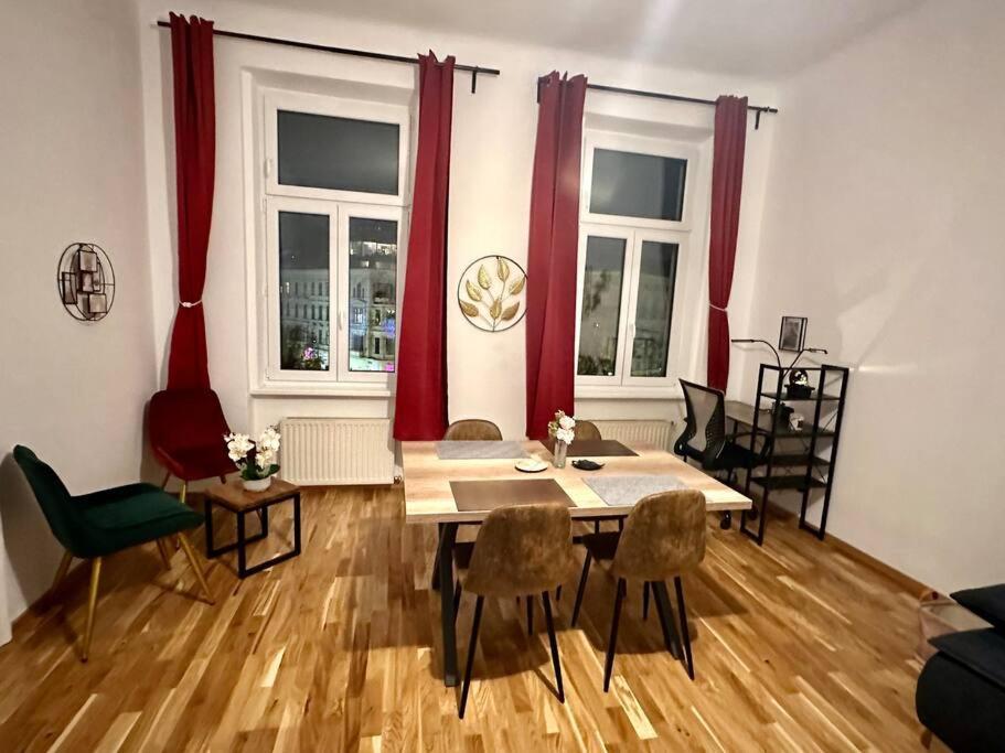 Klimatisierter Wiener Altbauflair Im Zentrum Wiens Екстер'єр фото