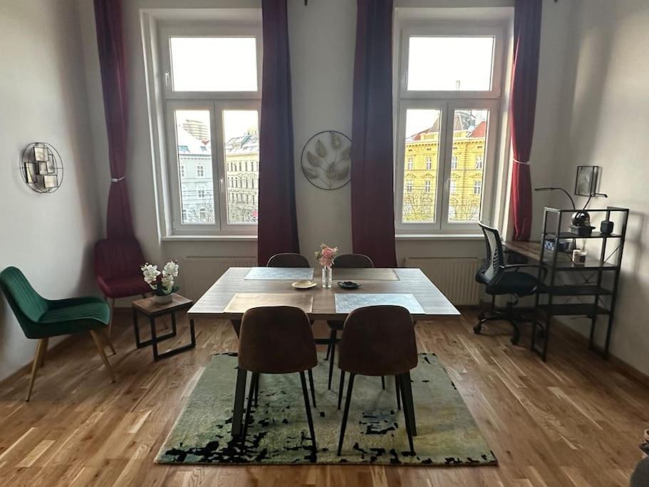 Klimatisierter Wiener Altbauflair Im Zentrum Wiens Екстер'єр фото